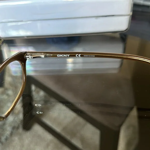 DKNY Caramel Reading Glasses 1.0 - Picture 10 of 15